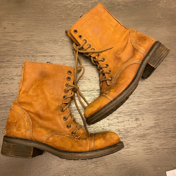Steve Madden Shoes - Steve Madden TROOPA boots